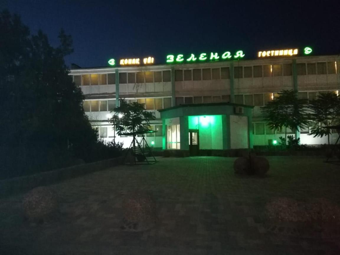 泽勒纳雅酒店 阿克套 外观 照片